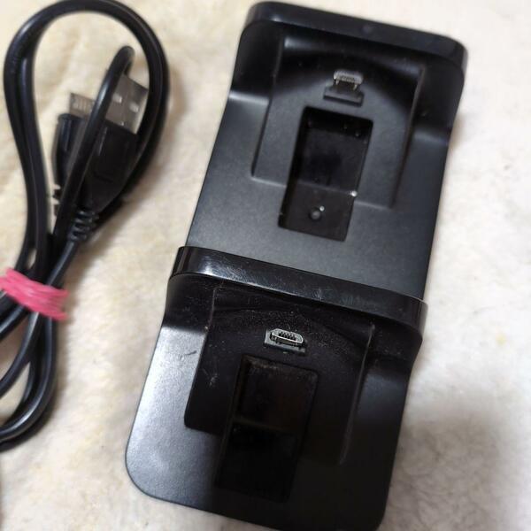 PS4　コントローラー充電器　USBデュアル高速充電ステーション　Xbox