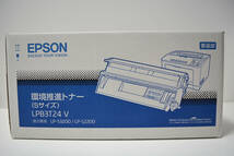 新品 未使用品 エプソン EPSON 純正品 環境推進トナー(Sサイズ) LPB3T24V 印字枚数:6000枚 適合機種：LP-S3200 LP-S2200　外箱傷あり_画像1