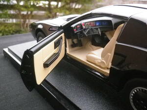 絶版！ HotWheel 1/18 送料無料 KNIGHT RIDER ナイトライダー K.I.T.T キット KNIGHT INDUSTRIES TWO THOUSAND ナイト2000 