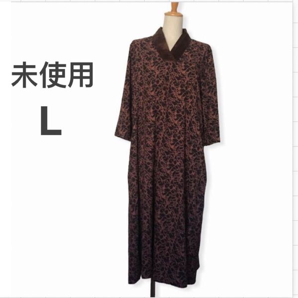 総柄 膝丈ワンピース Lサイズ 七分袖 タック襟 サテン さらりとした着心地 軽量 台型 体型カバー サテン調 春夏 未使用