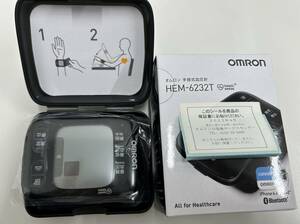 オムロン OMRON 手首式血圧計 HEM-6232T 収納ケース付 メーカー外箱付き