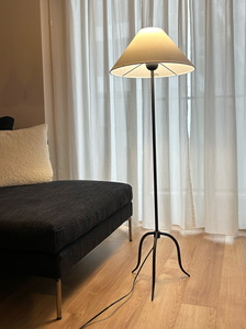 美品 IDEE イデー トライポッド フロアランプ TRIPOD FLOOR LAMP 2022年購入 定価 82,300円 都内直接取引可