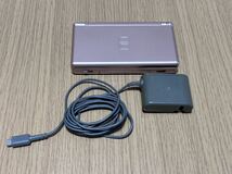 【中古美品】動作確認済み 任天堂 DS Lite メタリックロゼ 純正充電器付き_画像1