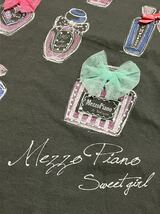 150 M☆mezzo piano メゾピアノ 半袖 Ｔシャツ カットソー 香水柄 ビジュー付き_画像5