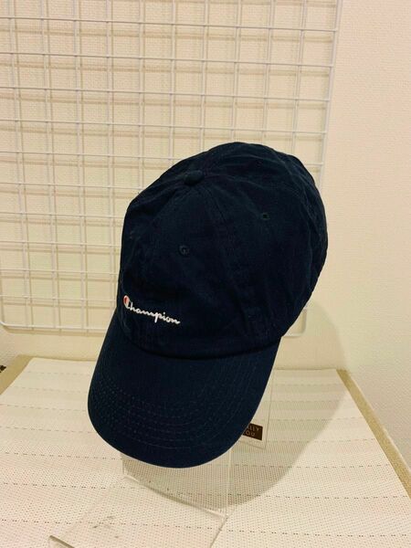 【美品】チャンピオン　 帽子 キャップ　男女兼用　フリーサイズ　綿100% ネイビー