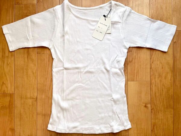 未使用タグ付き atONE アットワン 半袖トップス フリーサイズ F カットソー 白 ホワイト レディースTシャツ