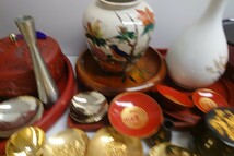 N★1円〜遺品整理 メッキ杯 漆器 壺 食器 大量まとめ 陶器 花器 花瓶 金杯 銀杯 銅器_画像5