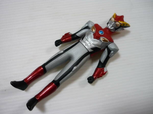 [管01]【送料無料】ソフビ ウルトラマンロッソ フレイム 約14cm 2018 ウルトラマンR/B (ルーブ) バンダイ フィギュア 円谷プロ