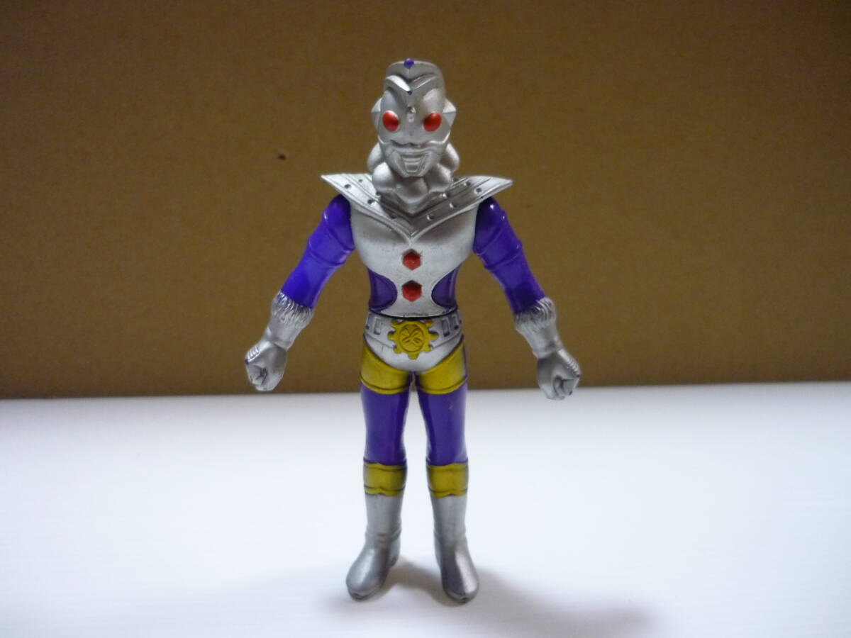 Yahoo!オークション -「(1985 1986 1987 1988 1989)」(ウルトラマン 