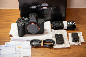 【新同品！】SONY ソニー　α7 IV 　ILCE-7M4 ボディ