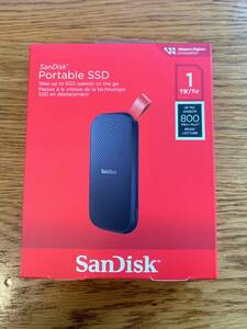 ポータブル外付SSD/1TB(USB3.2 Gen2)：SanDisk SDSSDE30-1T00-G26