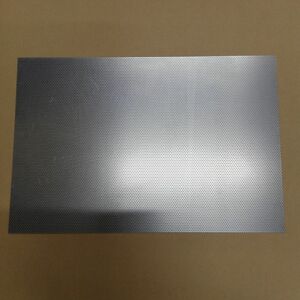 パンチングメタル　スチール製　t 0.5 mm　300 x 450 mm