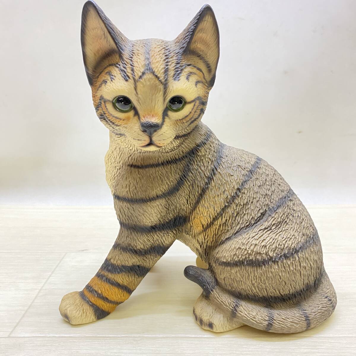 ベア様専用!HK・ドマン陶器製・大きなキジトラ猫 ベア様専用!HK・ドマン陶器製・大きなキジトラ猫