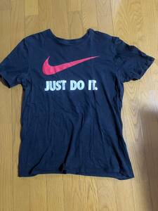 送料230円 同梱不可 中古 メンズ NIKE ナイキ 半袖 Tシャツ 黒 サイズL 胸大プリント ロゴ 