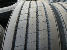 C326 新車外し 2023年製 送料無料【295/80R22.5 153/150】トーヨー NANOENERGY M176 夏タイヤ 2本 約9.5分山_画像2