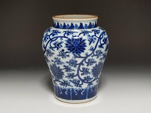 染付 纏枝花紋 壺 時代唐物 高さ約17cm / 明清時代 花瓶 飾瓶 花插 花器 唐物 人間国宝 李朝 高麗 古玩 古董