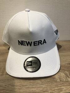 NEWERA ニューエラ　ゴシック体　つばロゴ　ADJUSTABLE　フリーサイズ　白　通気性