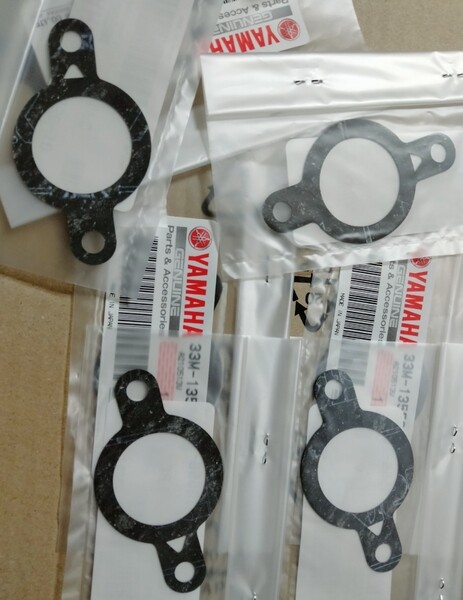 PAYPAY 送料込み XJ400 XJ550 XJ400D ヤマハ 純正 インシュレータ ガスケット新品