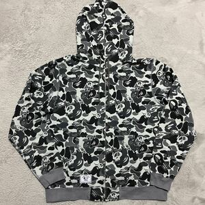 A BATHING APE BAPE KAWS STUSSY SKULL スカル　CAMO 迷彩　HOODIE パーカー　スウェット　L コラボ　SHARK STA 