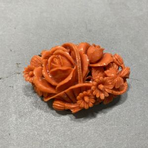 珊瑚　サンゴ　帯留め　和装小物　薔薇　彫刻　アクセサリー　サイズ 5㎝×3.4㎝ 重量 23g 6-007