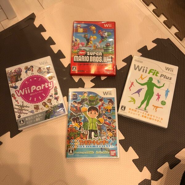 Wiiソフト　4組セットNewスーパーマリオブラザーズ 、Wii Party、Wii Fit Plus、ファミリートレーナー