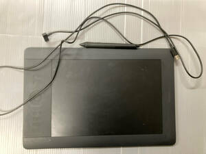 中古の板タブ）WACOM Intuos5 touch PTH-650/K　標準ペン付　