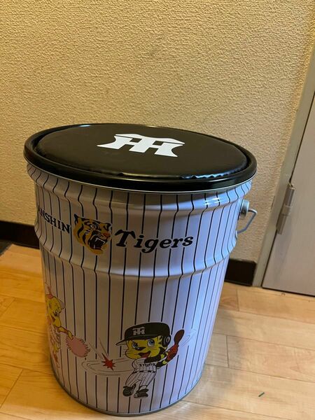 阪神タイガース　ペール缶　レア　送料込み　即購入大歓迎　早い者勝ち　缶チェアー