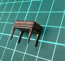 ミニチュア　ピアノの椅子　フィギュアに　1/64より大　ガチャに　ミニチュアコレクションに　椅子　ミニチュアイメージ_画像2