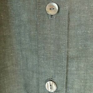 ハンドメイド・グレー・木綿とポリエステル混のシャツ・シンプル・着丈７１ｃｍの画像5