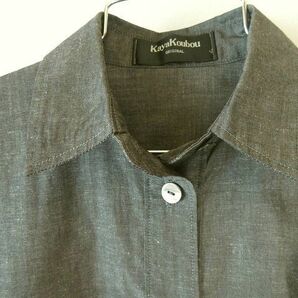 ハンドメイド・グレー・木綿とポリエステル混のシャツ・シンプル・着丈７１ｃｍの画像3