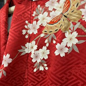 ★★最終価格★★美品　振袖　裄69 赤　桜　蝶　白　黒　金駒刺繍　ぼかし　成人式　前撮り　L 正絹 金彩　刺繍　さくら