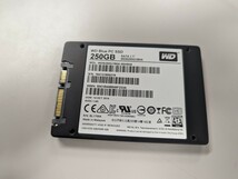 中古 動作確認済み 250G 2.5インチ内蔵SSD SATA WESTERN DIGITAL WD Blue WDS250G1B0A-00h9h0 ノートPC ドライブ 本体のみ 製品箱なし_画像2