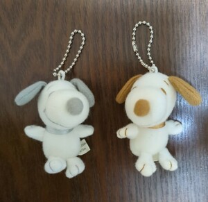 ☆ スヌーピー　ぬいぐるみマスコット　マスコットキーチェーン　PEANUTS　ピーナッツ　ミニぬいぐるみ　マスコット　犬　いぬ