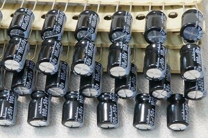 ◆nichiconニチコン民生機用アルミ電解コンデンサーUVRシリーズ /ケミコン/100μF/50V/50個まとめてセット