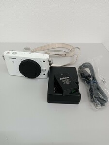 【動作品】Nikon ニコン D33697 J1 ボディ バッテリー 5265