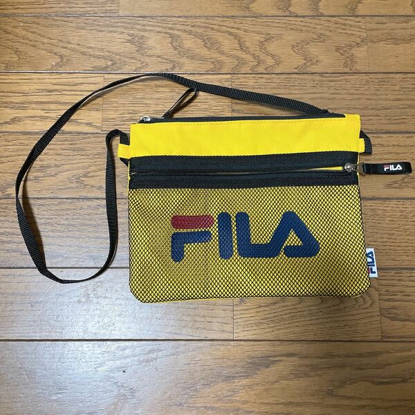 FILA フィラ ショルダーバッグ サコッシュ 薄型