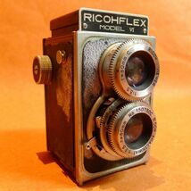 b015 RICOH FLEX MODEL Ⅵ ケース付 二眼レフカメラ レトロ アンテーク 寸法：約幅8.5㎝ 高さ12.5㎝ 奥行10.5㎝/60_画像1