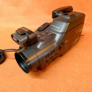 b086 ジャンク Panasonic S-VHS-C ビデオカメラ NV-MV1 サイズ:幅約12cm 高さ約13cm 奥行約25cm/80