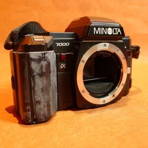 b016 minolta ミノルタ α7000 一眼レフ フィルムカメラ ボディ Size:約 幅14x高さ9.5x奥行6㎝ ストラップ付き/60