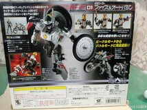 バンダイ　仮面ライダー　ファィズ＆オートバジン　ビークルモードからバトルモードに変形　_画像10