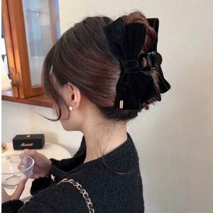 ヘアークリップ　ベロア リボン　バナナクリップ　上品 おしゃれ　ヘアアクセ