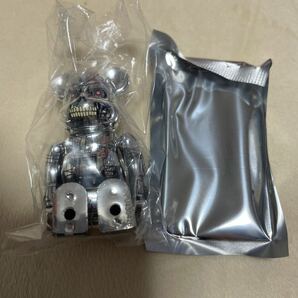 メディコムトイ BE@RBRICK series43 SFターミネーター 2 JUDGMENT DAY シリーズ43 100% MEDICOM TOY bearbrickの画像1