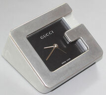 置時計 GUCCI グッチ Gのデザイン クロームシルバー 稼動品 アラーム付き 電池交換済み 箱・ギャランティー付き_画像5