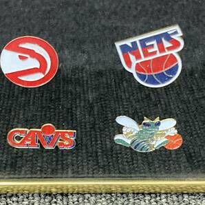 ◇NBA ピンバッチ NBA TEAM PINS COLLECTORS SET レイカーズ /セルティックス 額入り バスケットボールの画像9