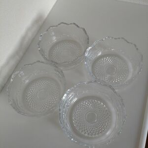 未使用新品　合わせ小鉢　ガラス　コバチ　小皿　さざ波　4枚 