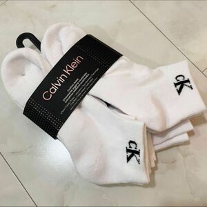 Calvin Klein カルバンクライン　靴下　レディース　白　ロゴ