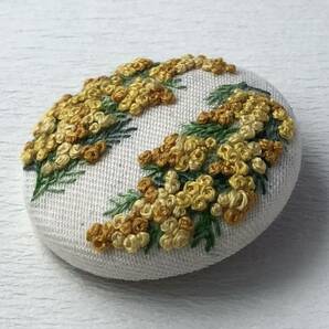 373.exit_deguchi ハンドメイド ミモザ 手刺繍ブローチ プレゼント 和装帯留め アクセサリー バッグや帽子にもの画像3