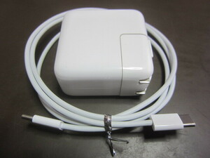 Apple 30W USB-C電源アダプタ(A2164)とApple 60W USB-C充電ケーブル（1m）