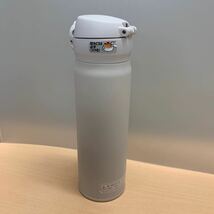 y032914m サーモス 水筒 真空断熱ケータイマグ 500ml アッシュホワイト ワンタッチオープン 保温保冷 JNL-506 ASWH_画像2