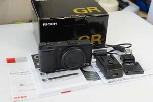 ☆ 付属品完備　RICOH　リコー　GR　シャッター回数約4000回　撮影良好　コンパクトデジタルカメラ　使用品　高級カメラ！